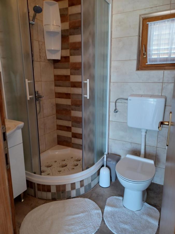 Apartmani Matko Betina  Buitenkant foto