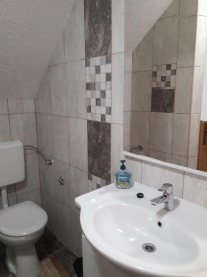 Apartmani Matko Betina  Buitenkant foto